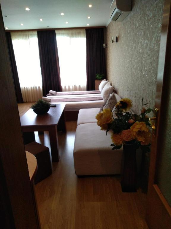 Къща За Гости Роси Pomorie Ngoại thất bức ảnh